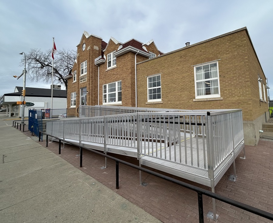 Wheelchair ramp installed at Kindersley post office